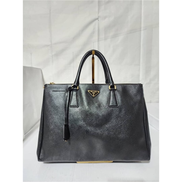 Authentic PRADA Saffiano Lux Large Galleria Double Zip Tote Black - Picture 1 of 10